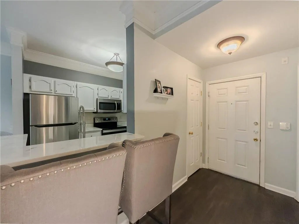 2700 Pine Tree Road Ne Unit 1013, Atlanta, Georgia 30324, 1 Bedroom Bedrooms, ,1 BathroomBathrooms,Residential,For Sale,2700 Pine Tree Road Ne Unit 1013,7588806