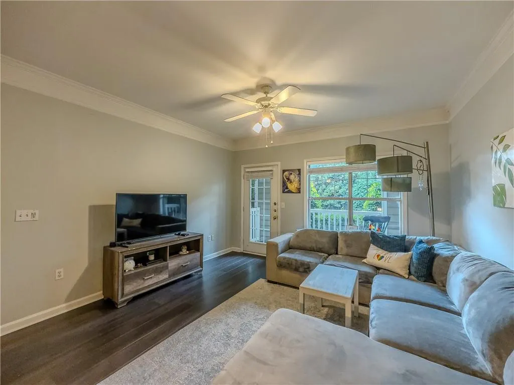 2700 Pine Tree Road Ne Unit 1013, Atlanta, Georgia 30324, 1 Bedroom Bedrooms, ,1 BathroomBathrooms,Residential,Sold,2700 Pine Tree Road Ne Unit 1013,7588806