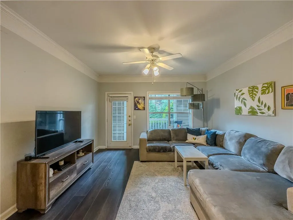 2700 Pine Tree Road Ne Unit 1013, Atlanta, Georgia 30324, 1 Bedroom Bedrooms, ,1 BathroomBathrooms,Residential,Sold,2700 Pine Tree Road Ne Unit 1013,7588806
