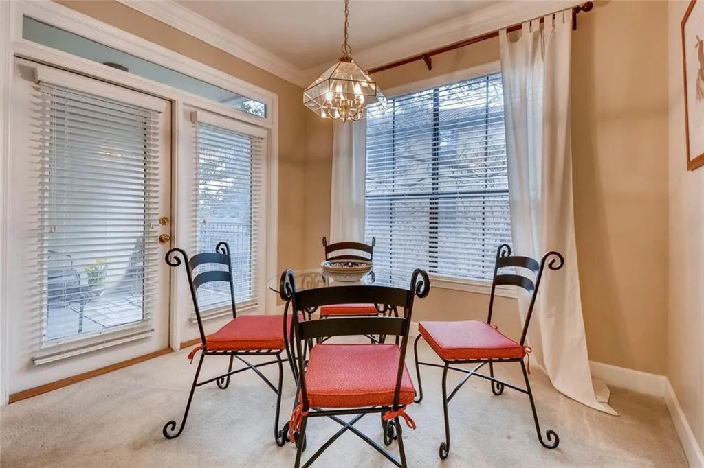 3777 Peachtree Road Ne Unit 1622, Brookhaven, Georgia 30319, 2 Bedrooms Bedrooms, ,2 BathroomsBathrooms,Residential,Sold,3777 Peachtree Road Ne Unit 1622,5969719