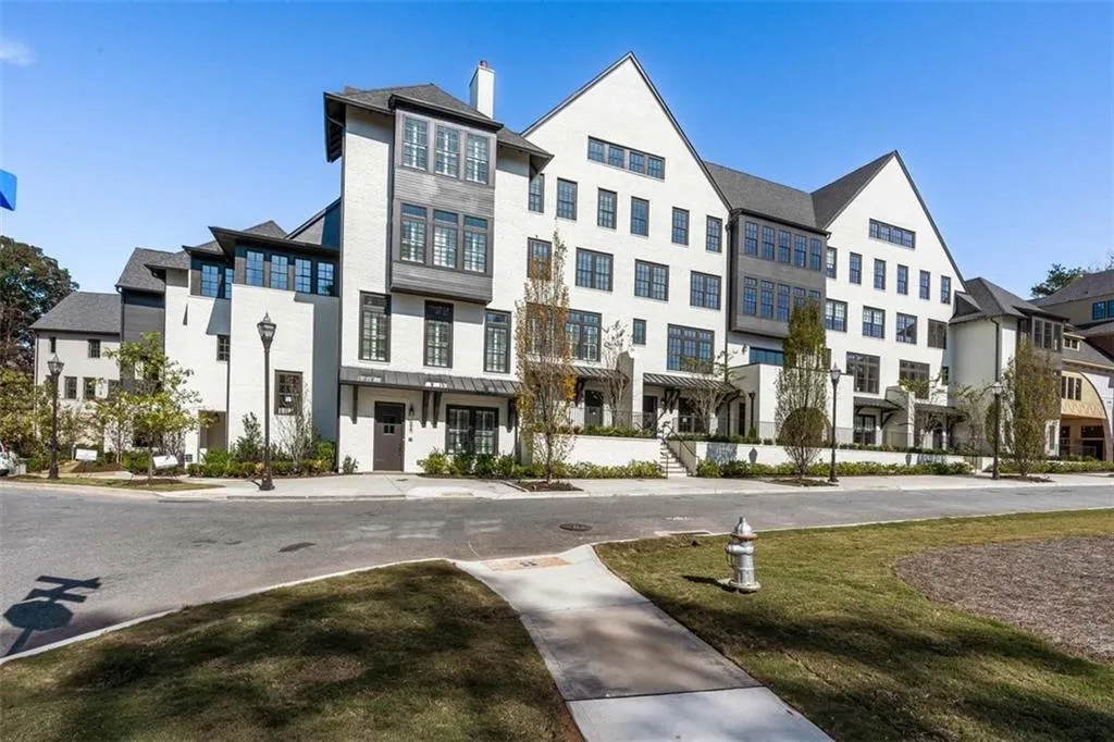 6541 Beacon Drive Unit 379, Sandy Springs, Georgia 30328, 3 Bedrooms Bedrooms, ,3 BathroomsBathrooms,Residential,Sold,6541 Beacon Drive Unit 379,7022693