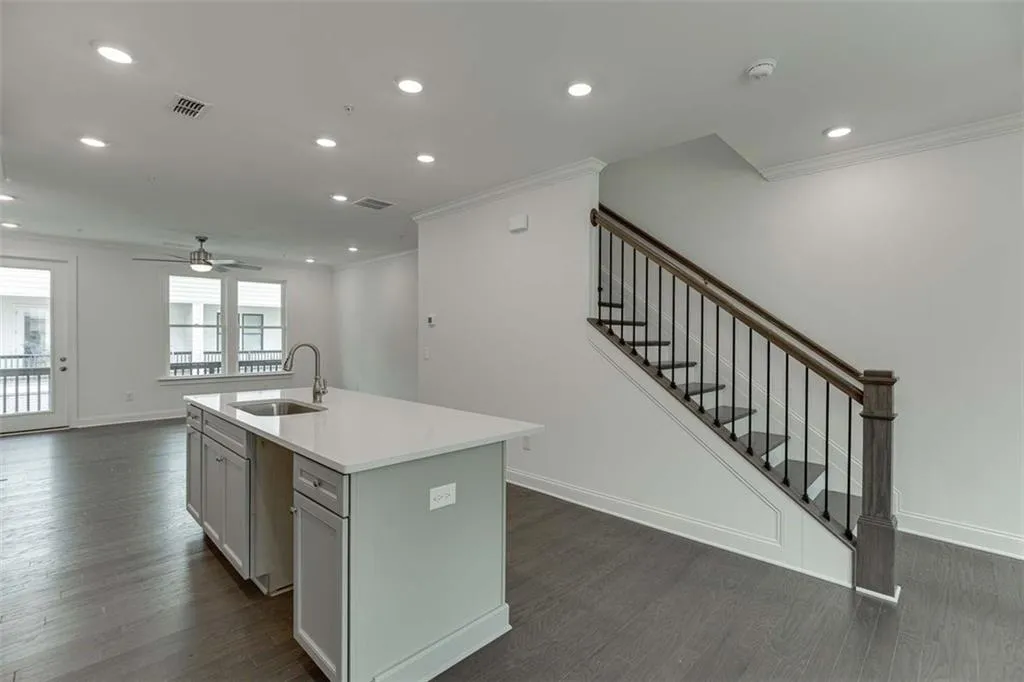 6541 Beacon Drive Unit 379, Sandy Springs, Georgia 30328, 3 Bedrooms Bedrooms, ,3 BathroomsBathrooms,Residential,Sold,6541 Beacon Drive Unit 379,7022693