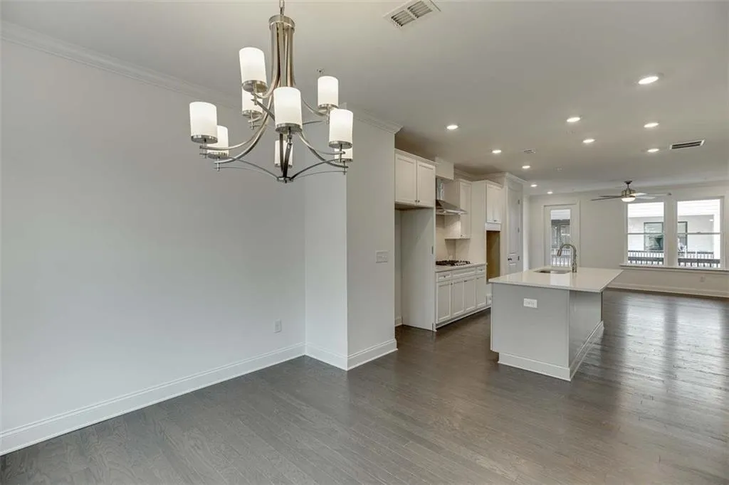 6541 Beacon Drive Unit 379, Sandy Springs, Georgia 30328, 3 Bedrooms Bedrooms, ,3 BathroomsBathrooms,Residential,Sold,6541 Beacon Drive Unit 379,7022693
