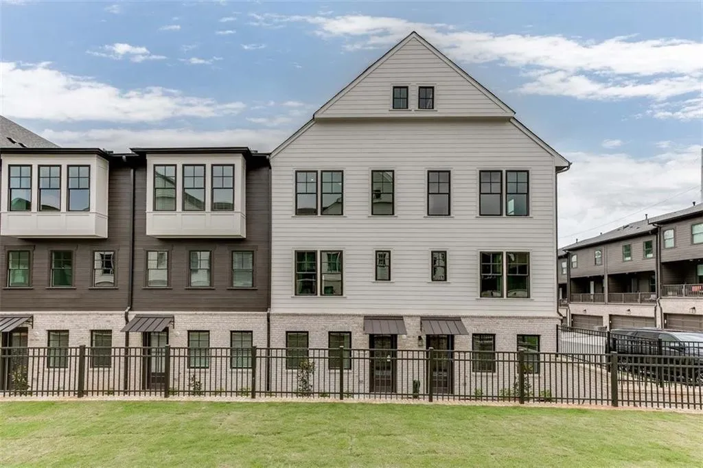 6541 Beacon Drive Unit 379, Sandy Springs, Georgia 30328, 3 Bedrooms Bedrooms, ,3 BathroomsBathrooms,Residential,Sold,6541 Beacon Drive Unit 379,7022693