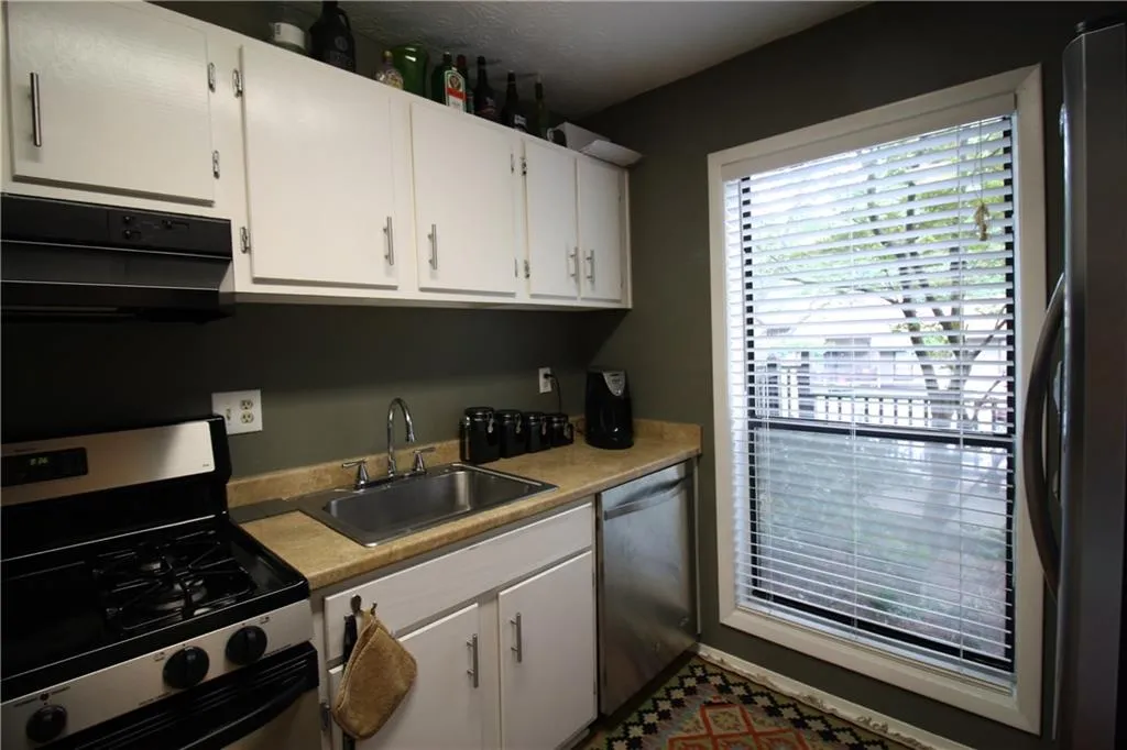 407 River Run Drive Unit 407, Sandy Springs, Georgia 30350, 1 Bedroom Bedrooms, ,1 BathroomBathrooms,Residential,Sold,407 River Run Drive Unit 407,5851333