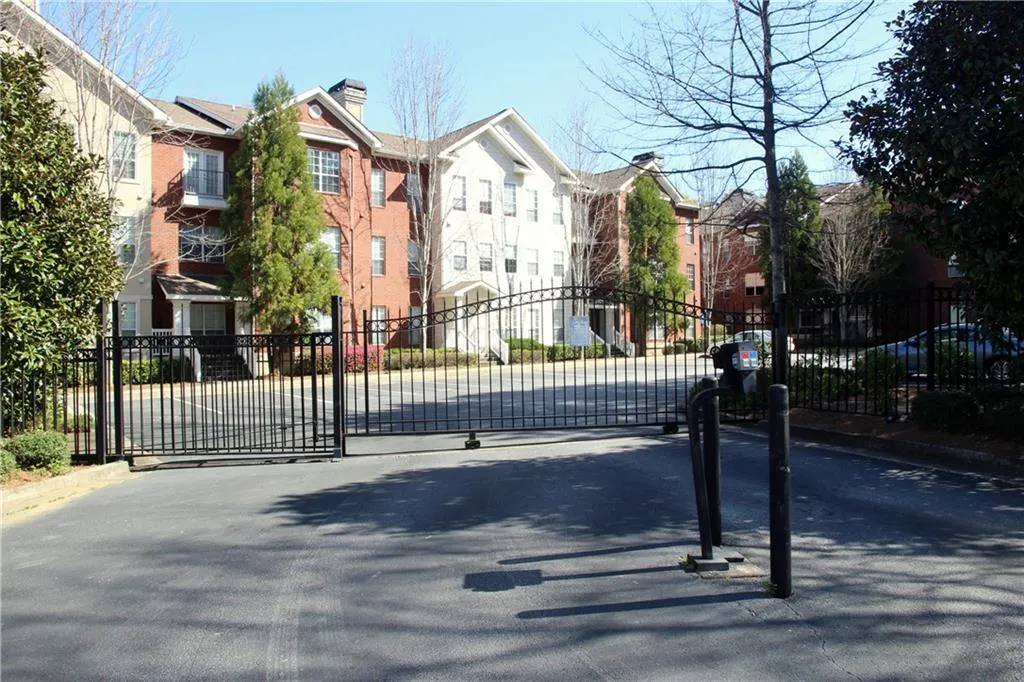 5641 Roswell Road Unit 303, Sandy Springs, Georgia 30342, 2 Bedrooms Bedrooms, ,2 BathroomsBathrooms,Residential,Sold,5641 Roswell Road Unit 303,5661632