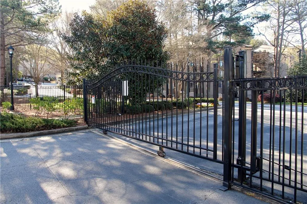 5641 Roswell Road Unit 303, Sandy Springs, Georgia 30342, 2 Bedrooms Bedrooms, ,2 BathroomsBathrooms,Residential,Sold,5641 Roswell Road Unit 303,5661632