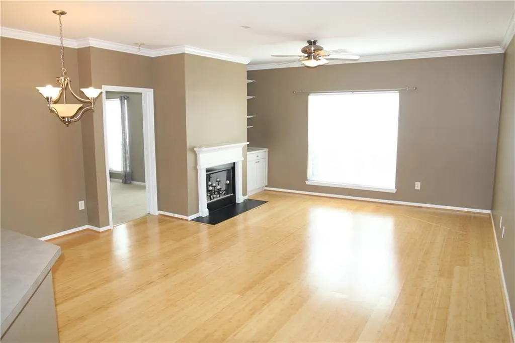 5641 Roswell Road Unit 303, Sandy Springs, Georgia 30342, 2 Bedrooms Bedrooms, ,2 BathroomsBathrooms,Residential,Sold,5641 Roswell Road Unit 303,5661632