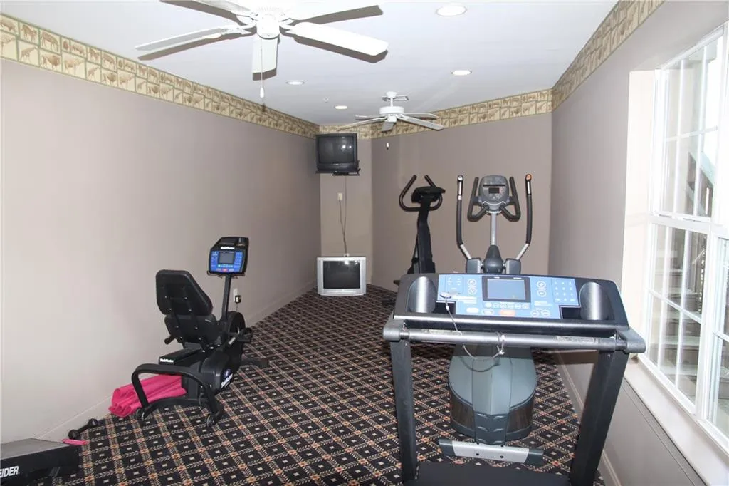 5641 Roswell Road Unit 303, Sandy Springs, Georgia 30342, 2 Bedrooms Bedrooms, ,2 BathroomsBathrooms,Residential,Sold,5641 Roswell Road Unit 303,5661632