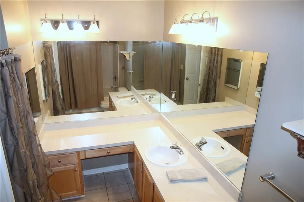 5641 Roswell Road Unit 303, Sandy Springs, Georgia 30342, 2 Bedrooms Bedrooms, ,2 BathroomsBathrooms,Residential,Sold,5641 Roswell Road Unit 303,5661632