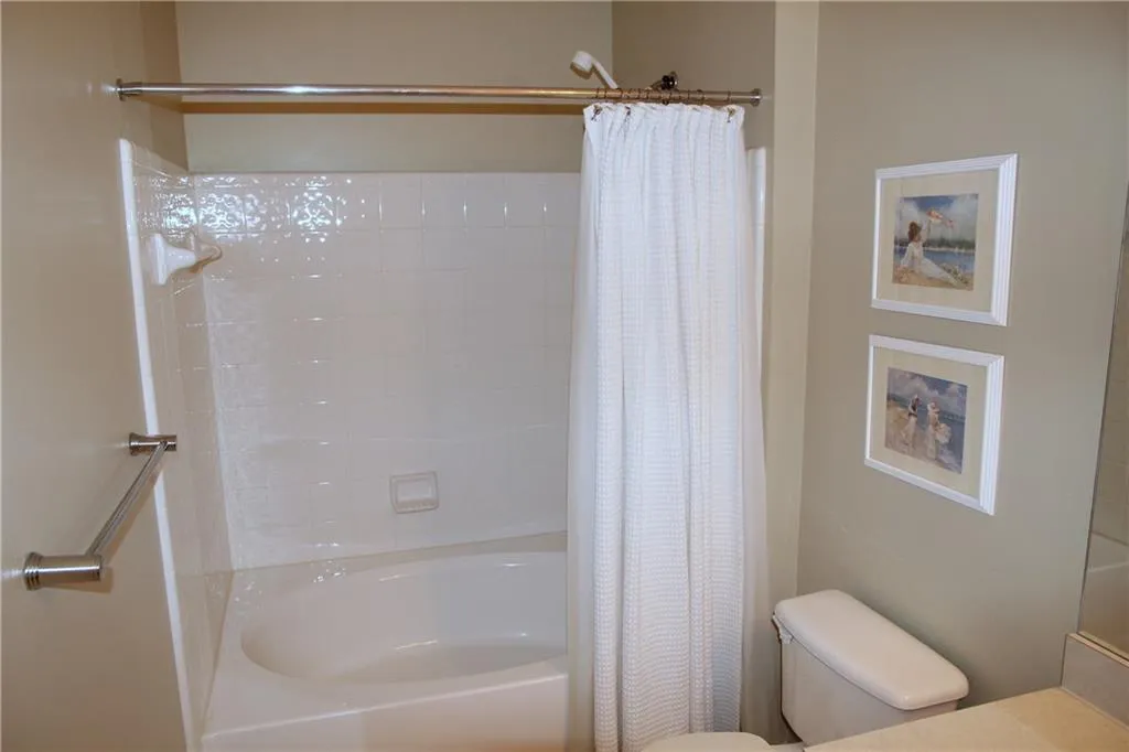 5641 Roswell Road Unit 303, Sandy Springs, Georgia 30342, 2 Bedrooms Bedrooms, ,2 BathroomsBathrooms,Residential,Sold,5641 Roswell Road Unit 303,5661632