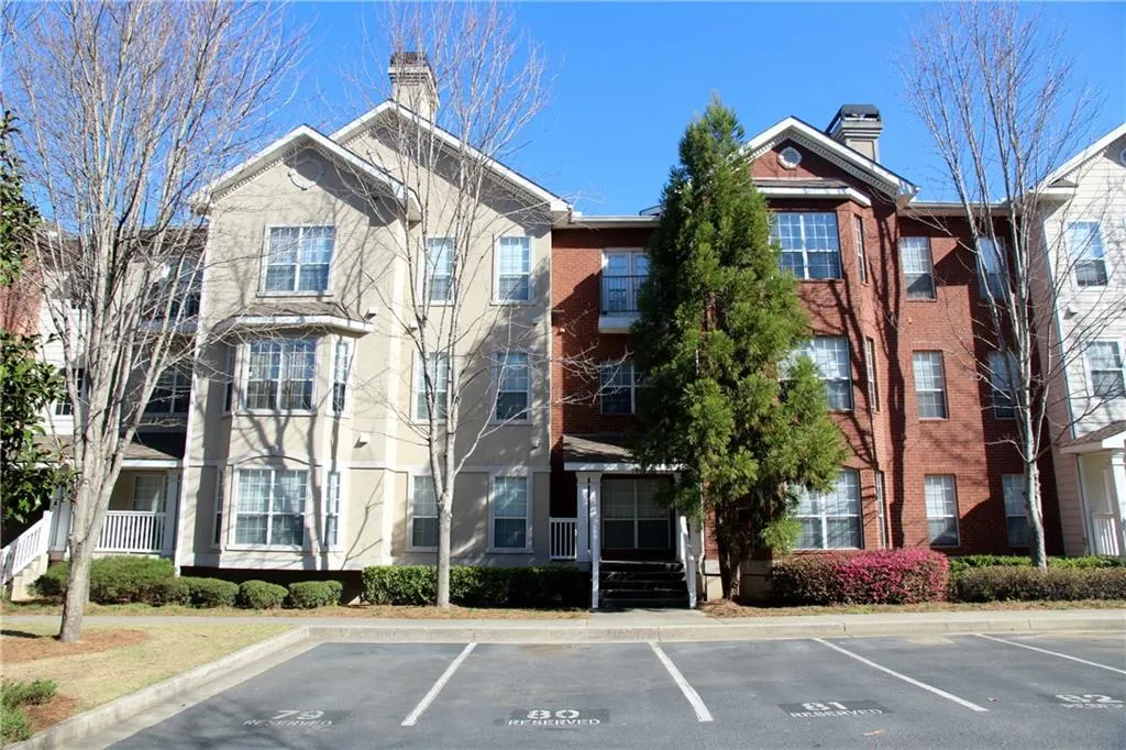 5641 Roswell Road Unit 303, Sandy Springs, Georgia 30342, 2 Bedrooms Bedrooms, ,2 BathroomsBathrooms,Residential,Sold,5641 Roswell Road Unit 303,5661632