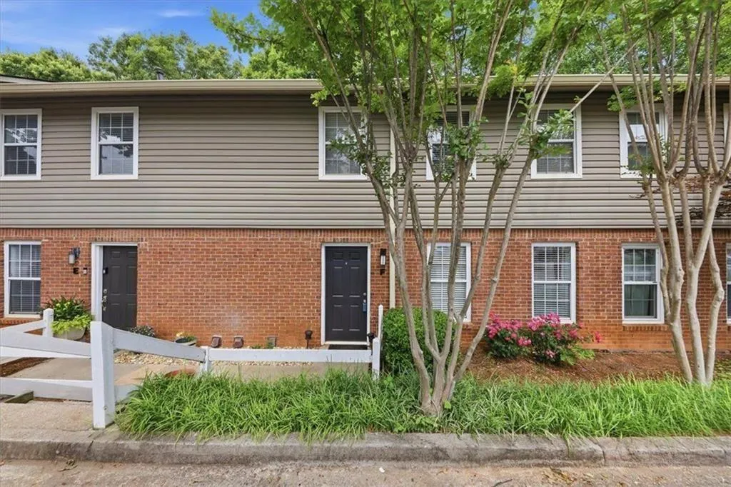 7750 Roswell Road Unit 9f, Sandy Springs, Georgia 30350, 3 Bedrooms Bedrooms, ,2 BathroomsBathrooms,Residential,For Sale,7750 Roswell Road Unit 9f,7764549