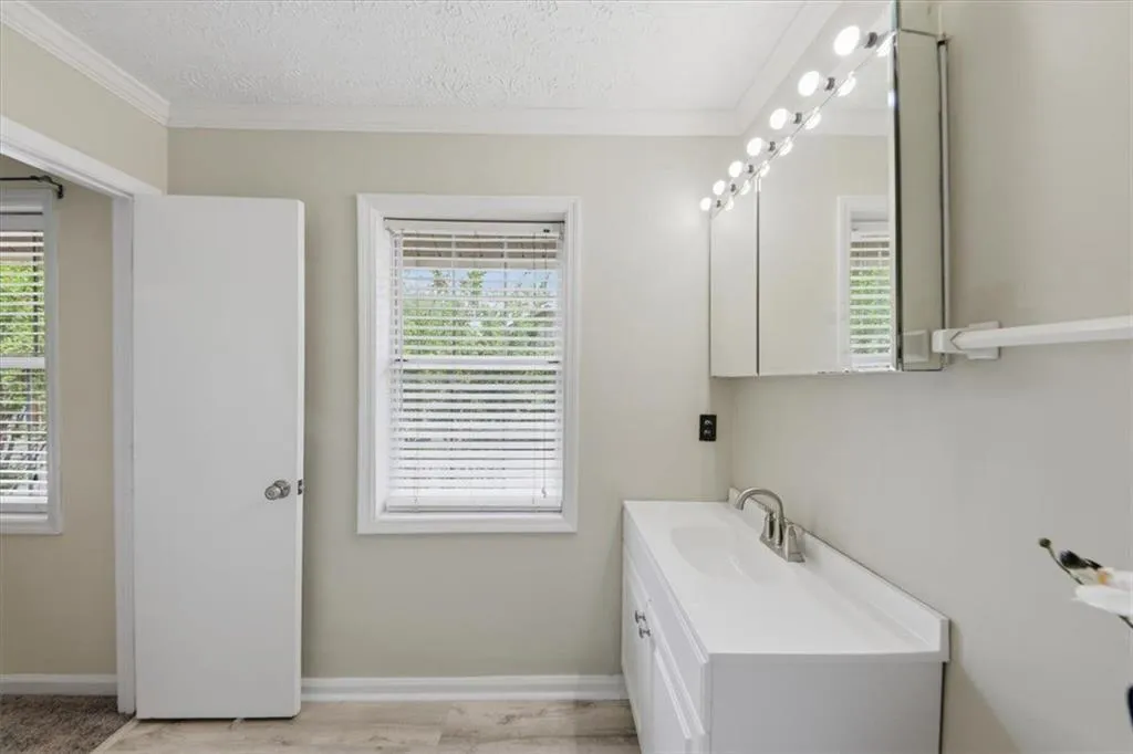 7750 Roswell Road Unit 9f, Sandy Springs, Georgia 30350, 3 Bedrooms Bedrooms, ,2 BathroomsBathrooms,Residential,For Sale,7750 Roswell Road Unit 9f,7764549