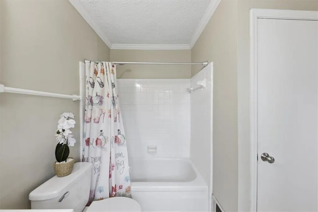 7750 Roswell Road Unit 9f, Sandy Springs, Georgia 30350, 3 Bedrooms Bedrooms, ,2 BathroomsBathrooms,Residential,For Sale,7750 Roswell Road Unit 9f,7764549