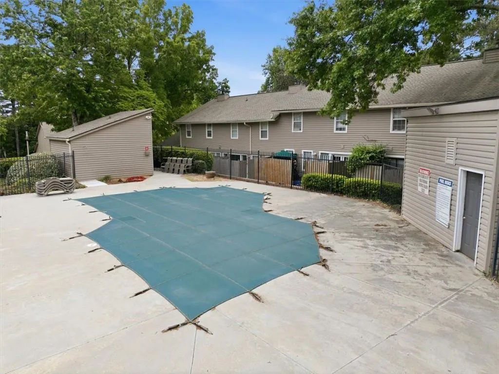 7750 Roswell Road Unit 9f, Sandy Springs, Georgia 30350, 3 Bedrooms Bedrooms, ,2 BathroomsBathrooms,Residential,For Sale,7750 Roswell Road Unit 9f,7764549