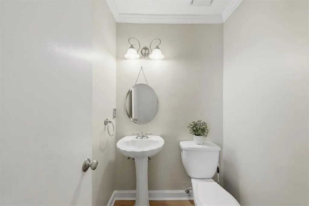 7750 Roswell Road Unit 9f, Sandy Springs, Georgia 30350, 3 Bedrooms Bedrooms, ,2 BathroomsBathrooms,Residential,For Sale,7750 Roswell Road Unit 9f,7764549