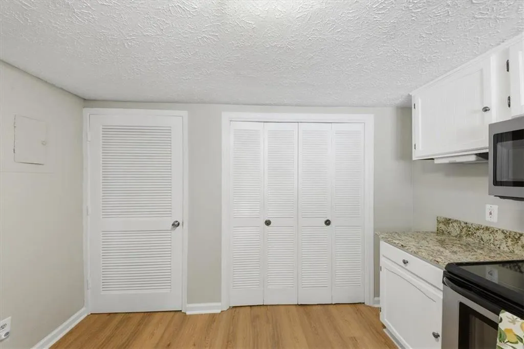 7750 Roswell Road Unit 9f, Sandy Springs, Georgia 30350, 3 Bedrooms Bedrooms, ,2 BathroomsBathrooms,Residential,For Sale,7750 Roswell Road Unit 9f,7764549