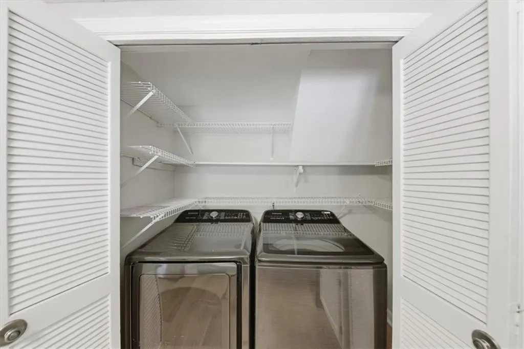 7750 Roswell Road Unit 9f, Sandy Springs, Georgia 30350, 3 Bedrooms Bedrooms, ,2 BathroomsBathrooms,Residential,For Sale,7750 Roswell Road Unit 9f,7764549