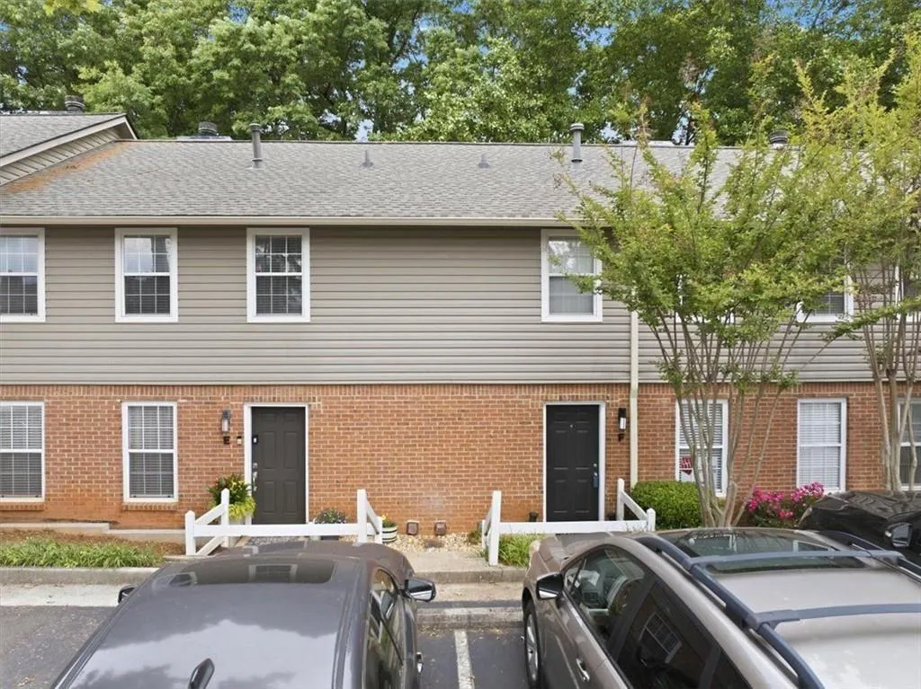 7750 Roswell Road Unit 9f, Sandy Springs, Georgia 30350, 3 Bedrooms Bedrooms, ,2 BathroomsBathrooms,Residential,For Sale,7750 Roswell Road Unit 9f,7764549