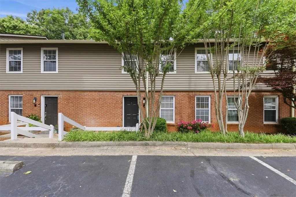 7750 Roswell Road Unit 9f, Sandy Springs, Georgia 30350, 3 Bedrooms Bedrooms, ,2 BathroomsBathrooms,Residential,For Sale,7750 Roswell Road Unit 9f,7764549