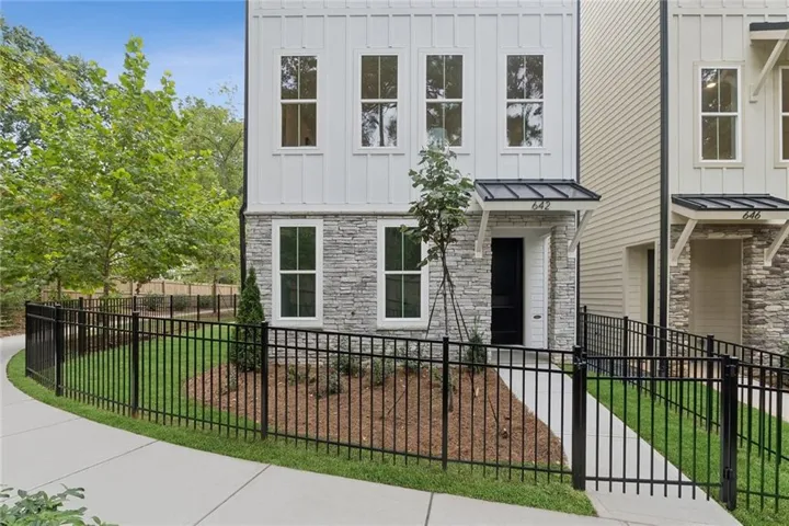 642 Memphis Drive, Scottdale, Georgia 30079