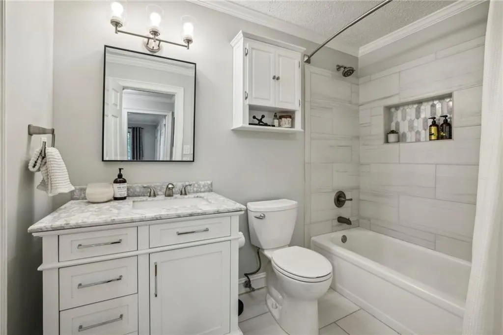 6800 Glenridge Drive Unit 6820d, Atlanta, Georgia 30328, 2 Bedrooms Bedrooms, ,1 BathroomBathrooms,Residential,Sold,6800 Glenridge Drive Unit 6820d,7421925