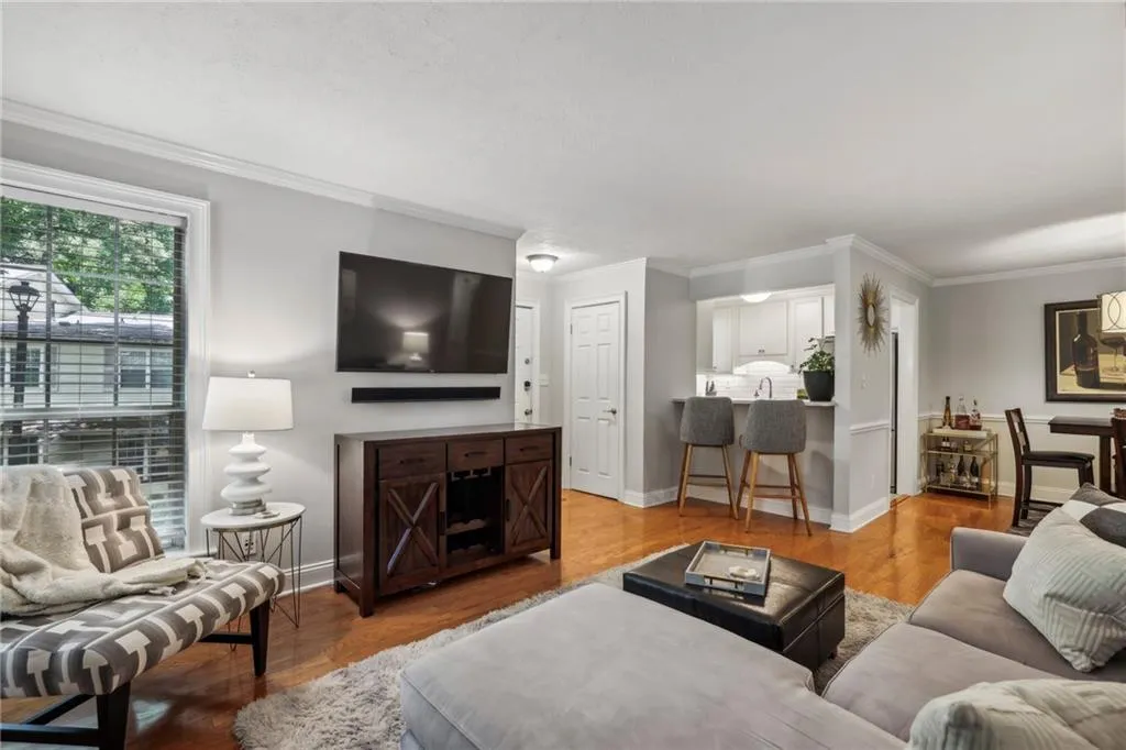 6800 Glenridge Drive Unit 6820d, Atlanta, Georgia 30328, 2 Bedrooms Bedrooms, ,1 BathroomBathrooms,Residential,Sold,6800 Glenridge Drive Unit 6820d,7421925