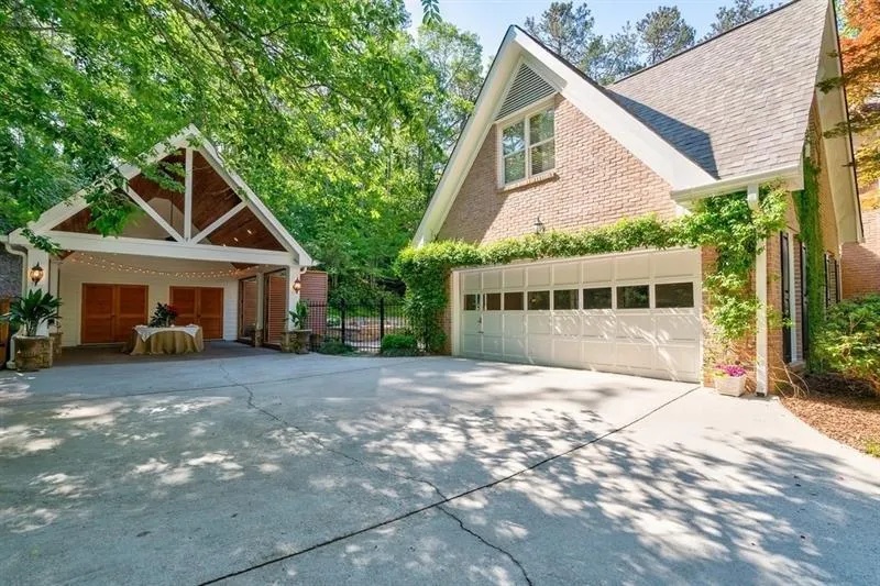 1715 Brandon Hall Drive, Sandy Springs, Georgia 30350, 4 Bedrooms Bedrooms, ,4 BathroomsBathrooms,Residential,Sold,1715 Brandon Hall Drive,6720742