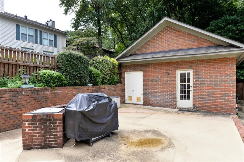 305 Brandywine Circle, Sandy Springs, Georgia 30350, 3 Bedrooms Bedrooms, ,2 BathroomsBathrooms,Residential,Sold,305 Brandywine Circle,6070814