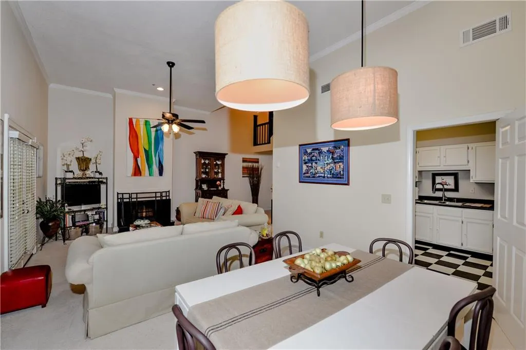 305 Brandywine Circle, Sandy Springs, Georgia 30350, 3 Bedrooms Bedrooms, ,2 BathroomsBathrooms,Residential,Sold,305 Brandywine Circle,6070814