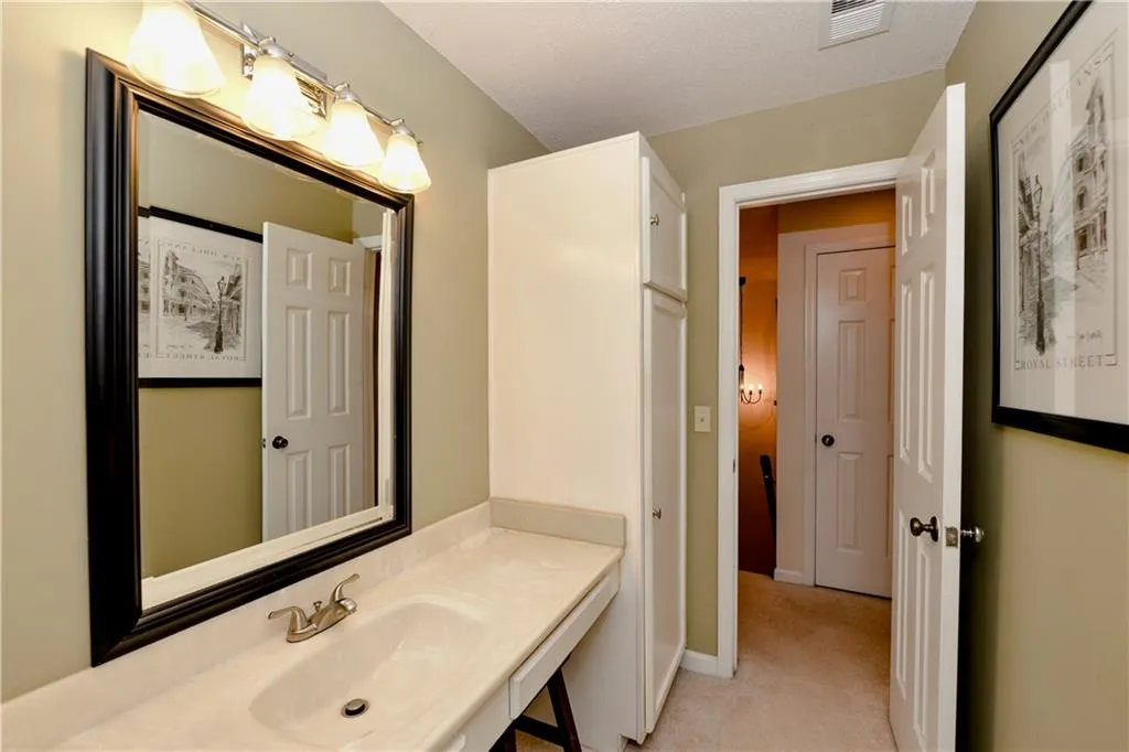 305 Brandywine Circle, Sandy Springs, Georgia 30350, 3 Bedrooms Bedrooms, ,2 BathroomsBathrooms,Residential,Sold,305 Brandywine Circle,6070814