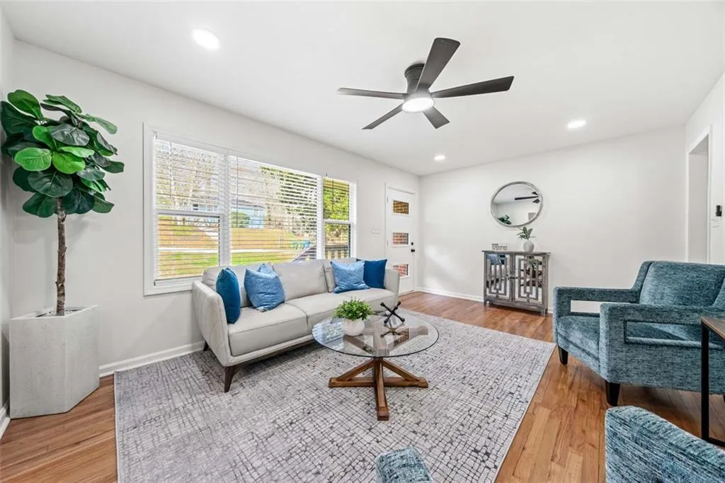 801 N Evelyn Nw, Atlanta, Georgia 30318, 3 Bedrooms Bedrooms, ,1 BathroomBathrooms,Residential,For Sale,801 N Evelyn Nw,7591628