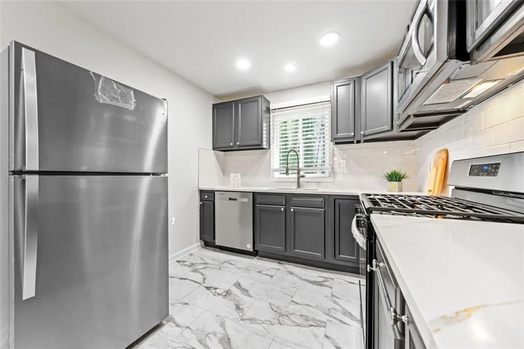 801 N Evelyn Nw, Atlanta, Georgia 30318, 3 Bedrooms Bedrooms, ,1 BathroomBathrooms,Residential,For Sale,801 N Evelyn Nw,7591628