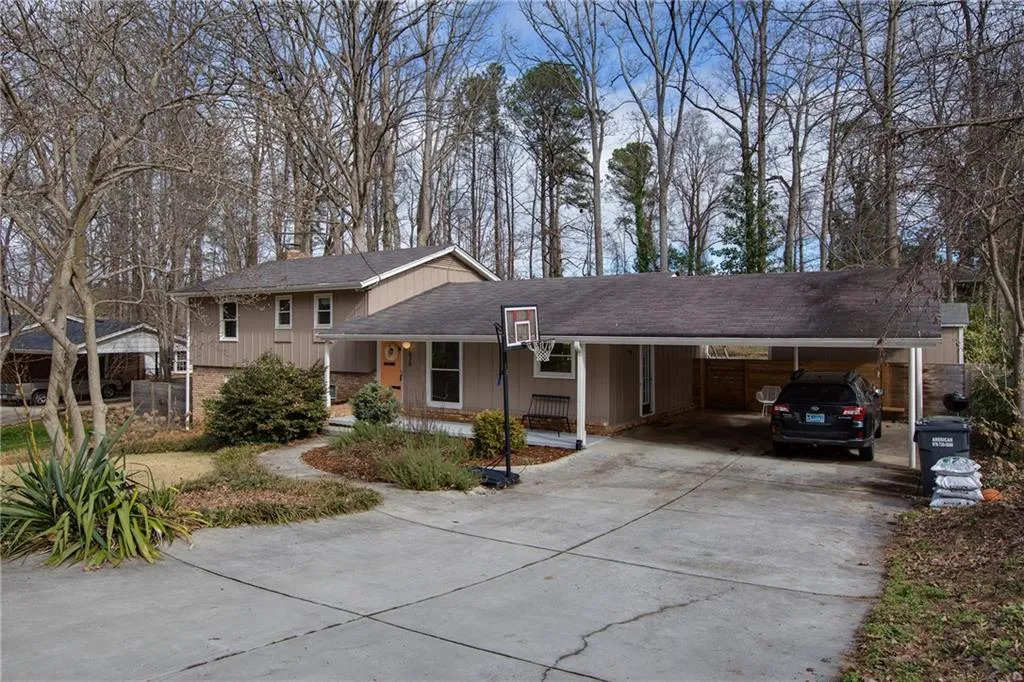 636 Lorell Terrace Ne, Atlanta, Georgia 30328, 4 Bedrooms Bedrooms, ,3 BathroomsBathrooms,Residential,Sold,636 Lorell Terrace Ne,5949207