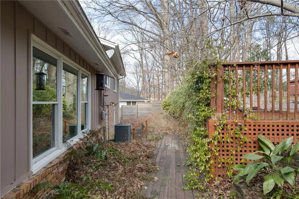 636 Lorell Terrace Ne, Atlanta, Georgia 30328, 4 Bedrooms Bedrooms, ,3 BathroomsBathrooms,Residential,Sold,636 Lorell Terrace Ne,5949207