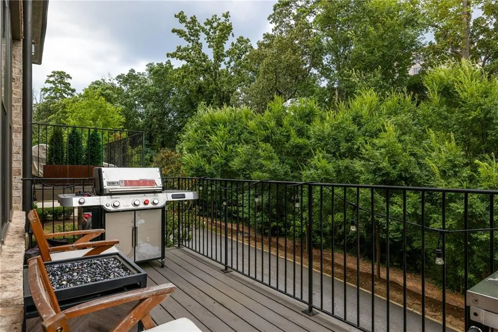 6617 Cadence Boulevard, Atlanta, Georgia 30328, 3 Bedrooms Bedrooms, ,3 BathroomsBathrooms,Residential,For Sale,6617 Cadence Boulevard,7623194