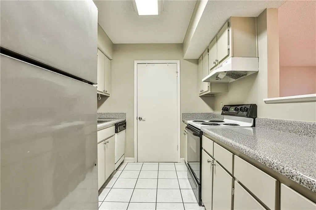 9008 Wingate Way, Sandy Springs, Georgia 30350, 1 Bedroom Bedrooms, ,1 BathroomBathrooms,Residential,Sold,9008 Wingate Way,6867632