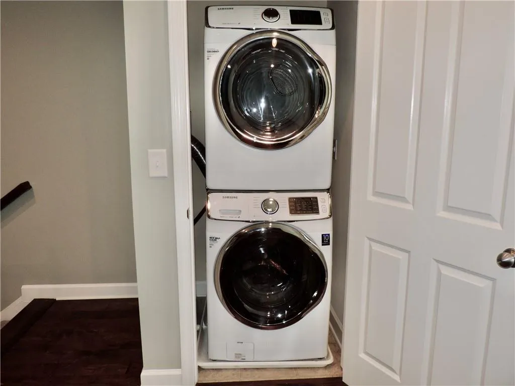 7600 Stoneridge Drive, Atlanta, Georgia 30328, 3 Bedrooms Bedrooms, ,3 BathroomsBathrooms,Residential,Sold,7600 Stoneridge Drive,6733580