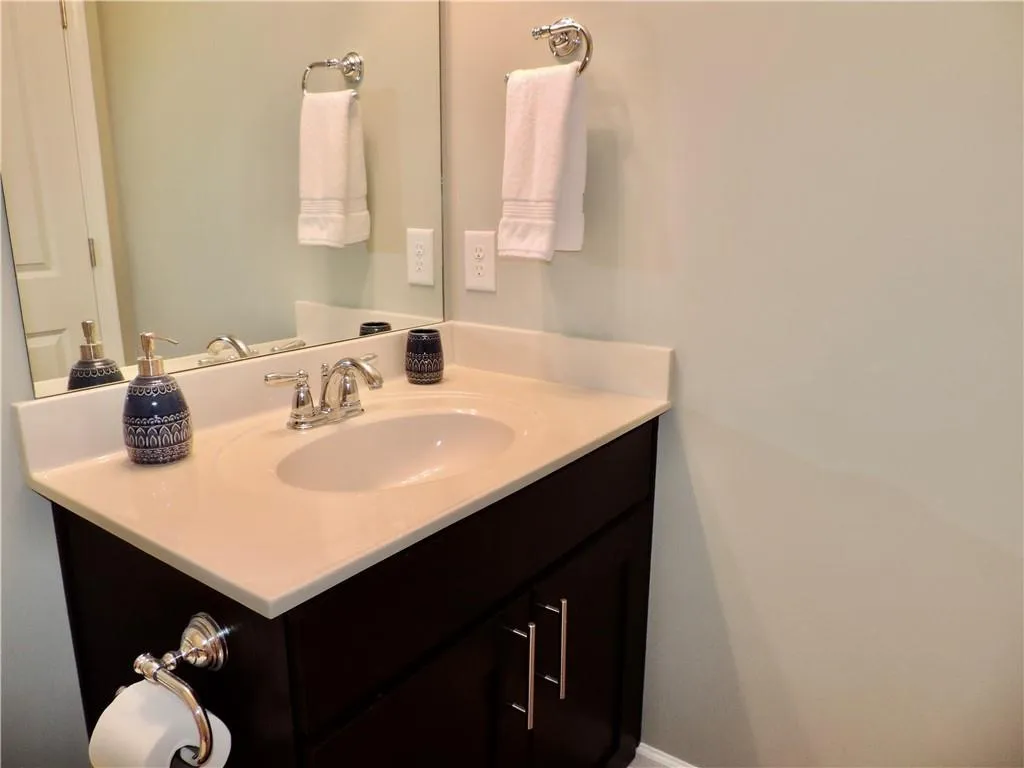 7600 Stoneridge Drive, Atlanta, Georgia 30328, 3 Bedrooms Bedrooms, ,3 BathroomsBathrooms,Residential,Sold,7600 Stoneridge Drive,6733580