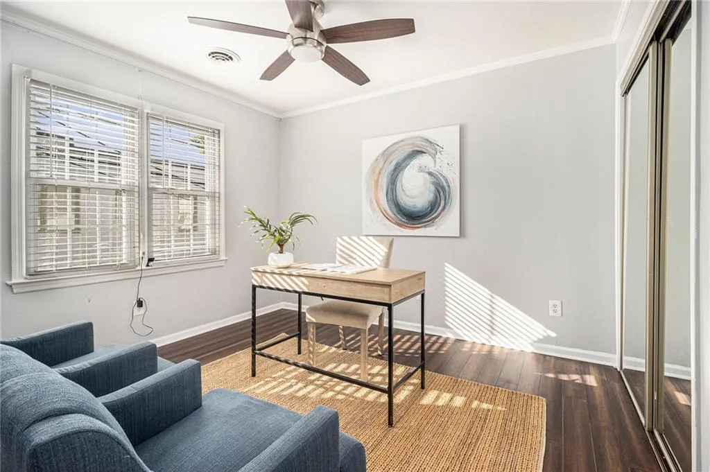 Home office or 2nd Bedroom