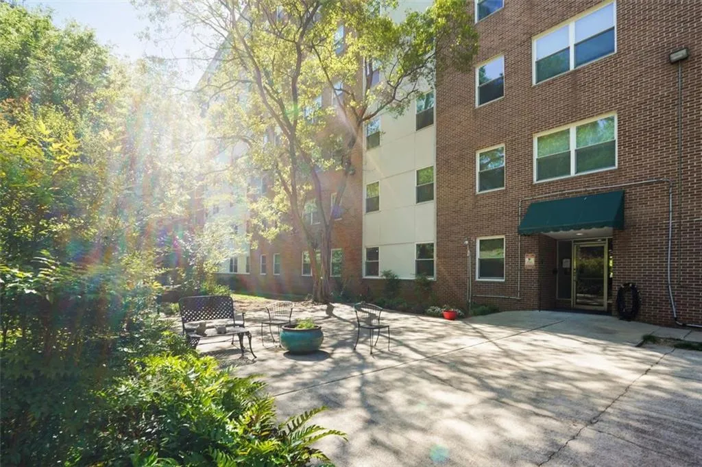 2965 Pharr Court South Nw Unit 1-110, Atlanta, Georgia 30305, 1 Bedroom Bedrooms, ,1 BathroomBathrooms,Residential,For Sale,2965 Pharr Court South Nw Unit 1-110,7608269