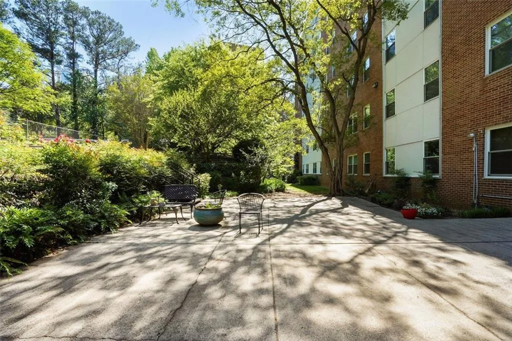 2965 Pharr Court South Nw Unit 1-110, Atlanta, Georgia 30305, 1 Bedroom Bedrooms, ,1 BathroomBathrooms,Residential,For Sale,2965 Pharr Court South Nw Unit 1-110,7608269