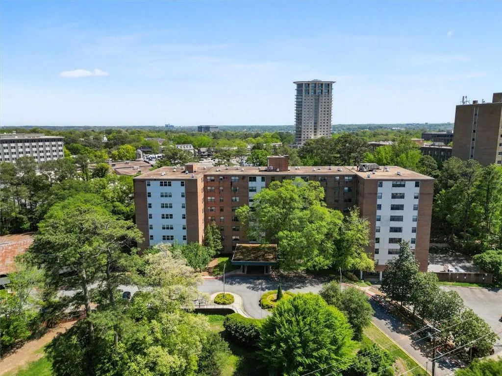 2965 Pharr Court South Nw Unit 1-110, Atlanta, Georgia 30305, 1 Bedroom Bedrooms, ,1 BathroomBathrooms,Residential,For Sale,2965 Pharr Court South Nw Unit 1-110,7608269