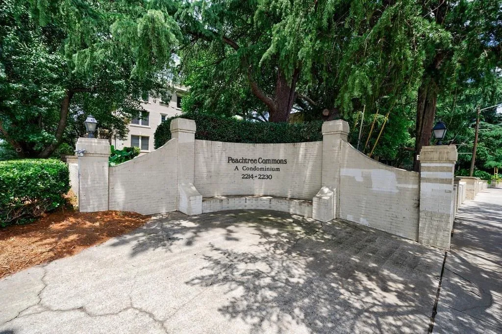 2214 Peachtree Road Nw Unit B5, Atlanta, Georgia 30309, 2 Bedrooms Bedrooms, ,1 BathroomBathrooms,Residential,Sold,2214 Peachtree Road Nw Unit B5,7614430