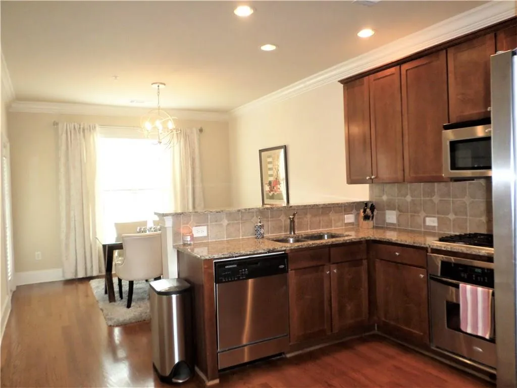6453 Chariot Street, Atlanta, Georgia 30328, 2 Bedrooms Bedrooms, ,2 BathroomsBathrooms,Residential,Sold,6453 Chariot Street,6028345