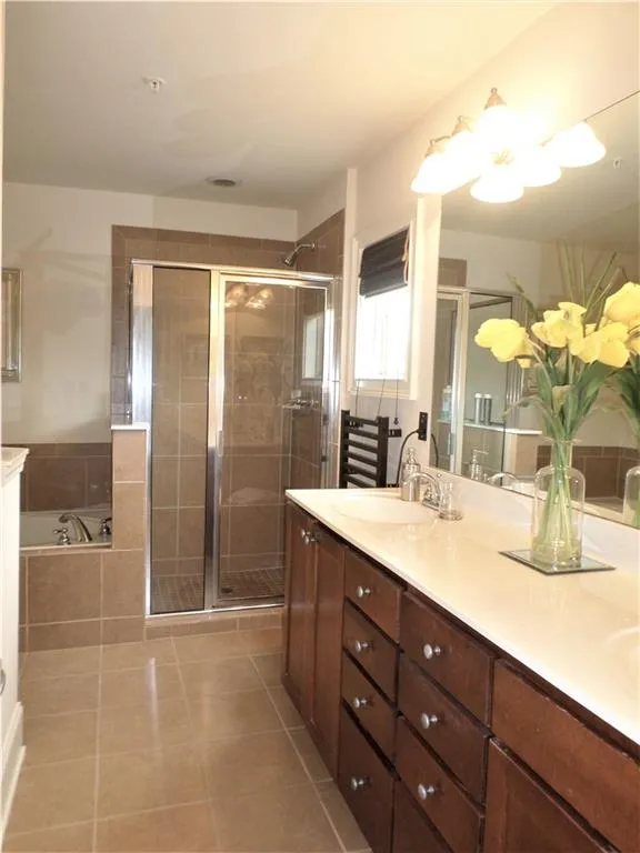 6453 Chariot Street, Atlanta, Georgia 30328, 2 Bedrooms Bedrooms, ,2 BathroomsBathrooms,Residential,Sold,6453 Chariot Street,6028345