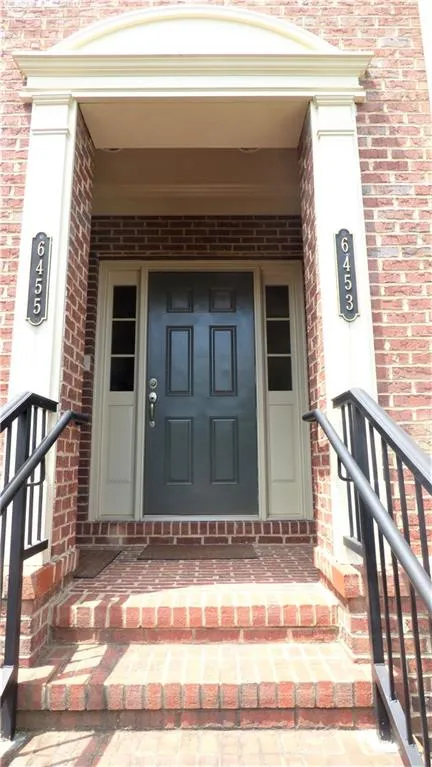 6453 Chariot Street, Atlanta, Georgia 30328, 2 Bedrooms Bedrooms, ,2 BathroomsBathrooms,Residential,Sold,6453 Chariot Street,6028345