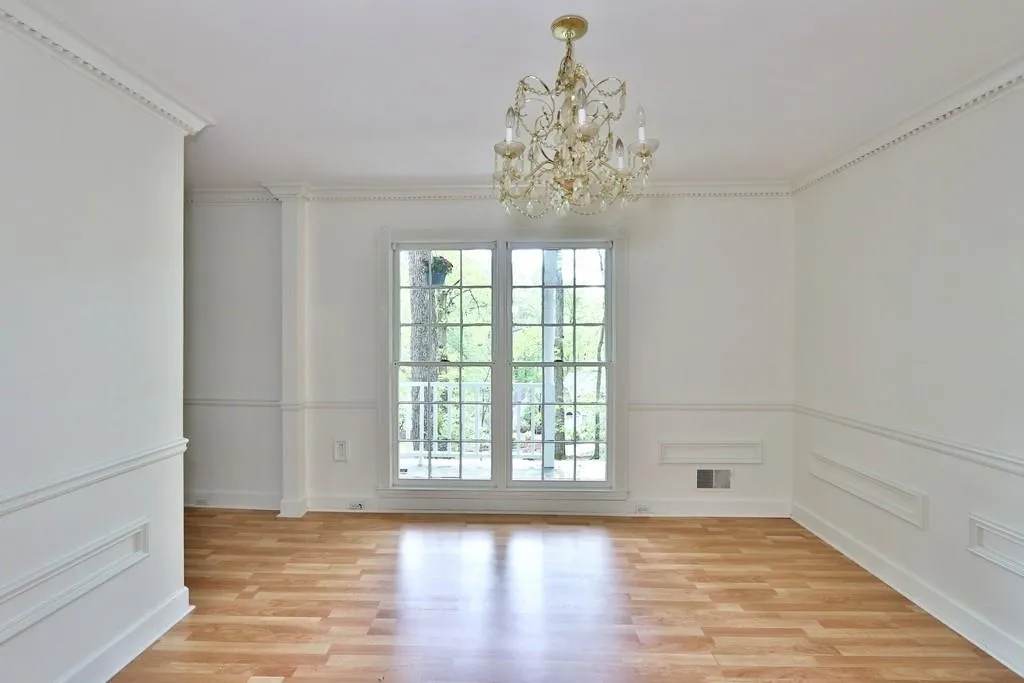 935 Lost Forest Drive, Sandy Springs, Georgia 30328, 4 Bedrooms Bedrooms, ,3 BathroomsBathrooms,Residential,Sold,935 Lost Forest Drive,6540229