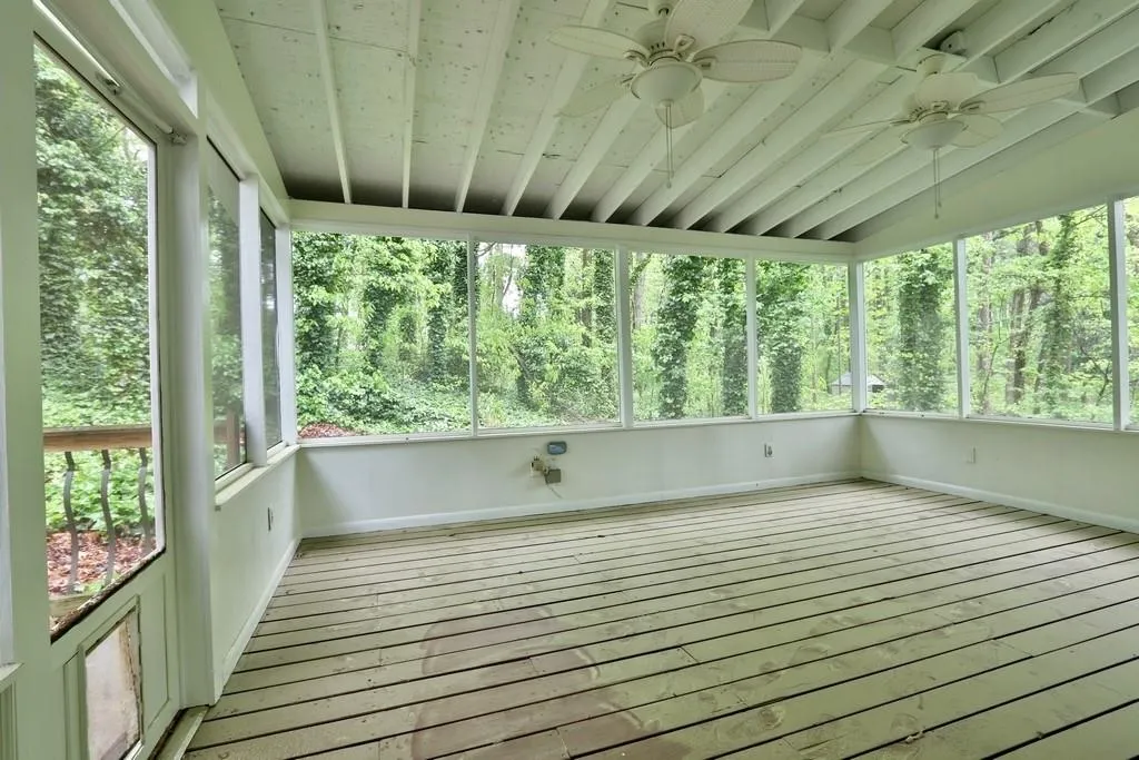 935 Lost Forest Drive, Sandy Springs, Georgia 30328, 4 Bedrooms Bedrooms, ,3 BathroomsBathrooms,Residential,Sold,935 Lost Forest Drive,6540229